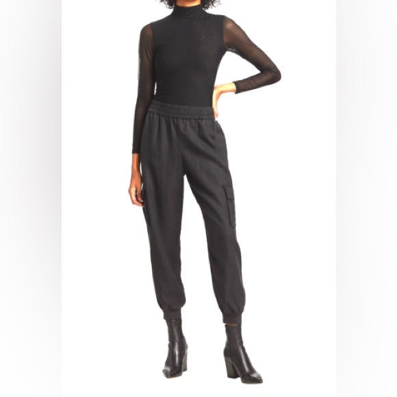 ALICE + OLIVIA DEDE SMOCKED CARGO PANTS IN BLACK SIZE LARGE - Picture 2 of 14